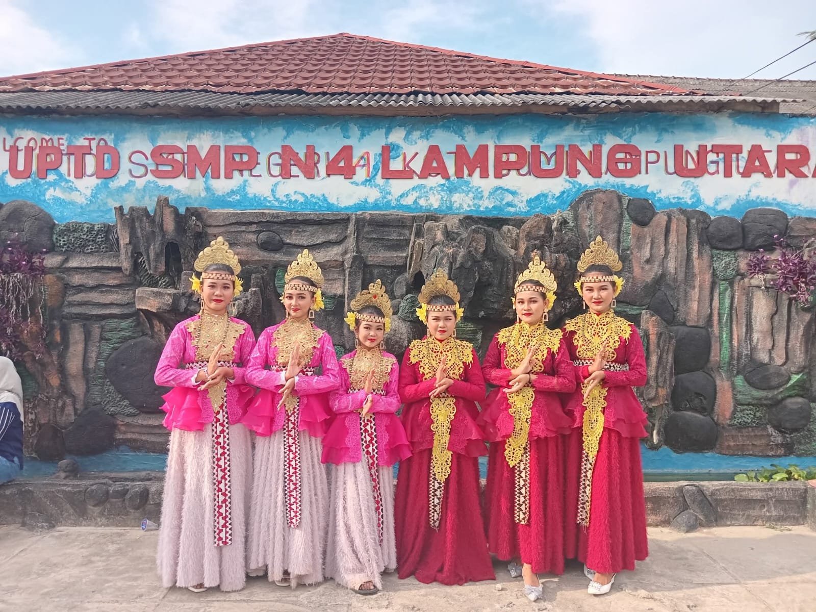 Foto bersama anggota Tari 