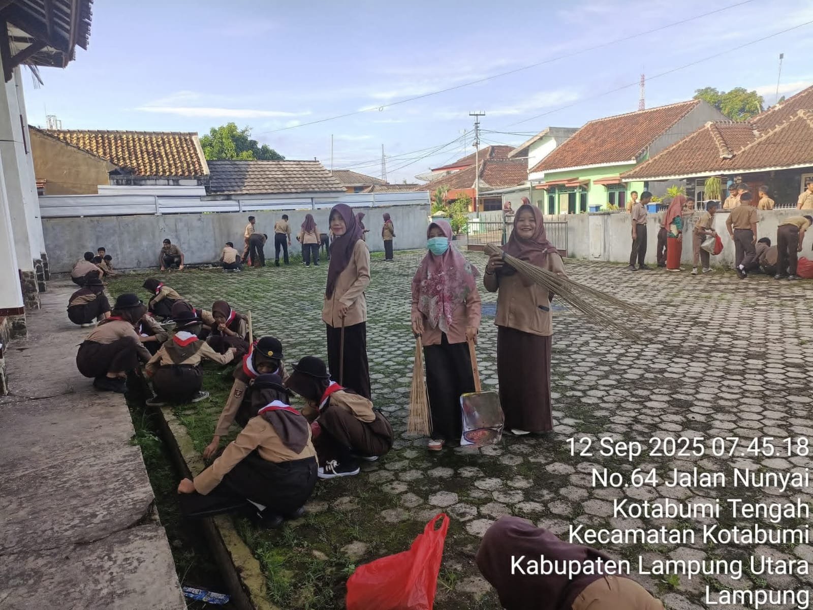 Rutinitas bersih bersih 