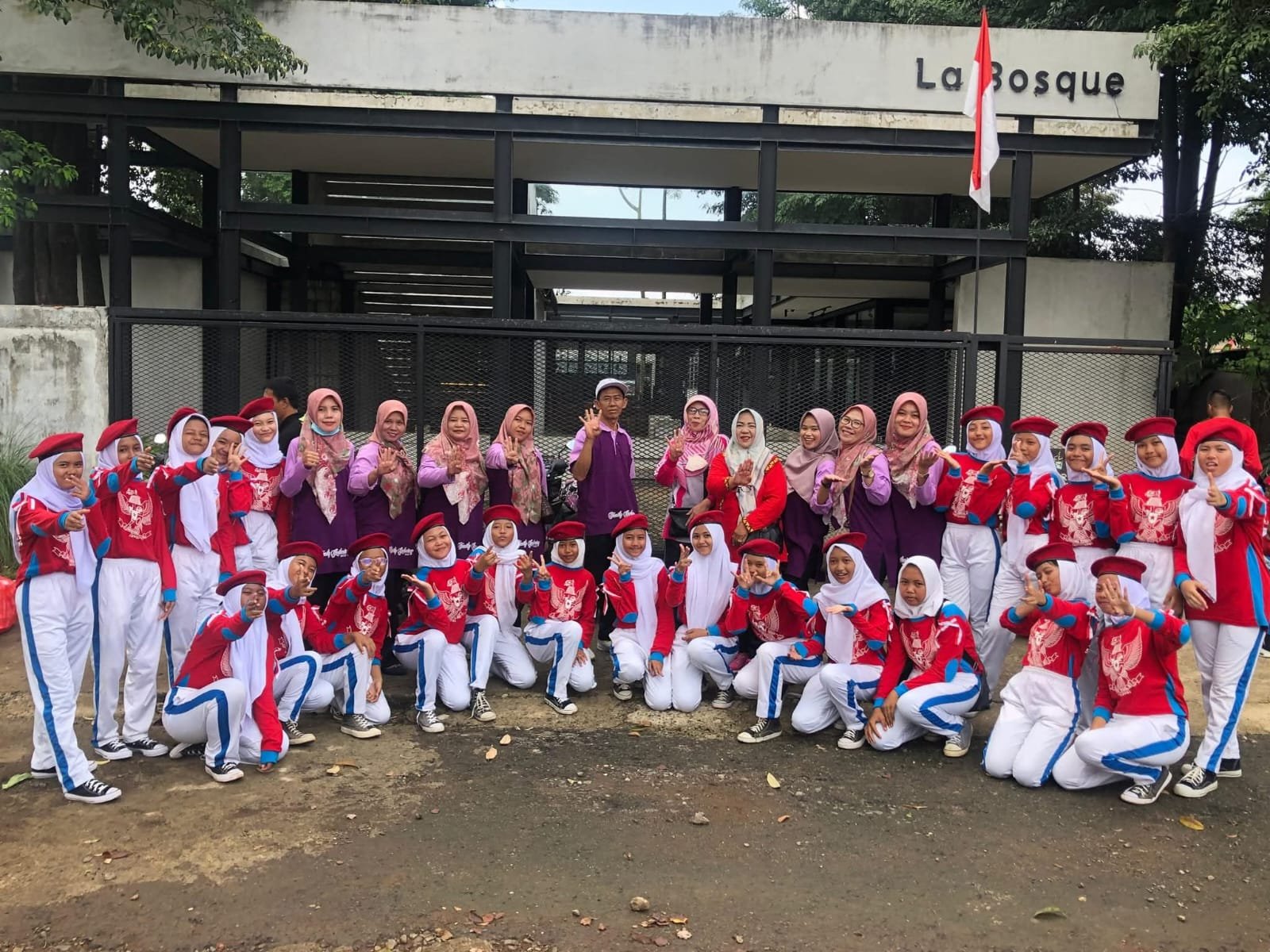 Foto anggota paski wanita