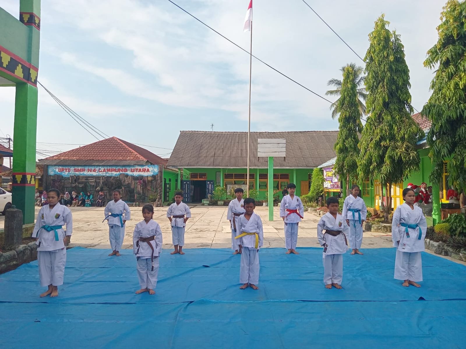 Penampilan anggota karate di acara karya P5